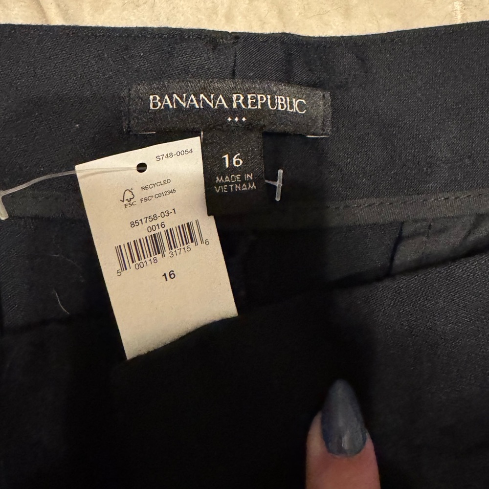 Banana Republic black pleated trousers